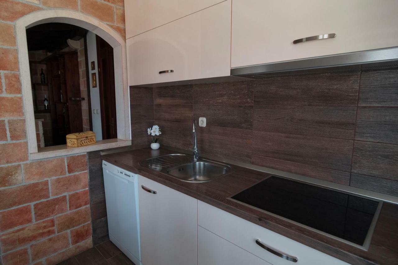 Apartments Ivana Postira Εξωτερικό φωτογραφία