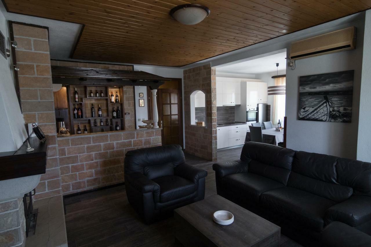 Apartments Ivana Postira Εξωτερικό φωτογραφία