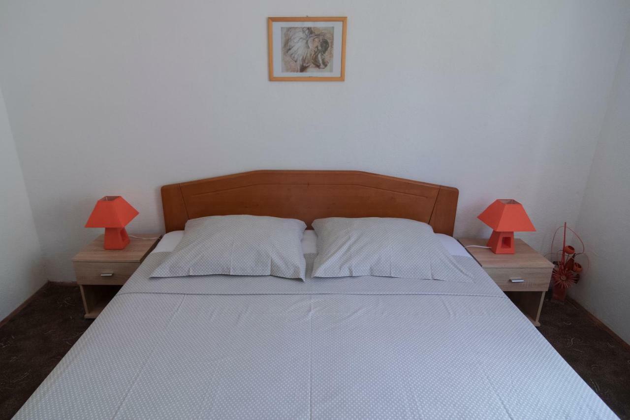 Apartments Ivana Postira Εξωτερικό φωτογραφία