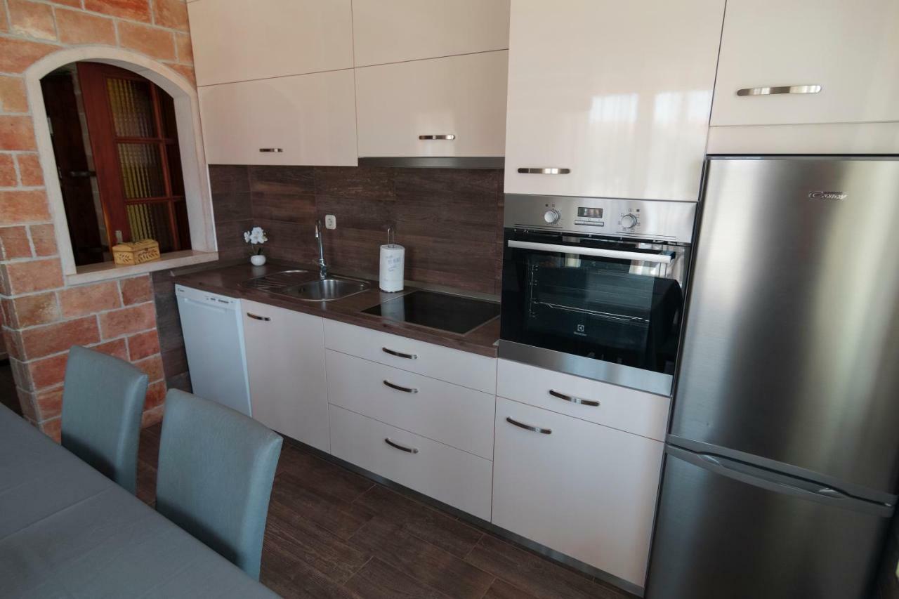 Apartments Ivana Postira Εξωτερικό φωτογραφία