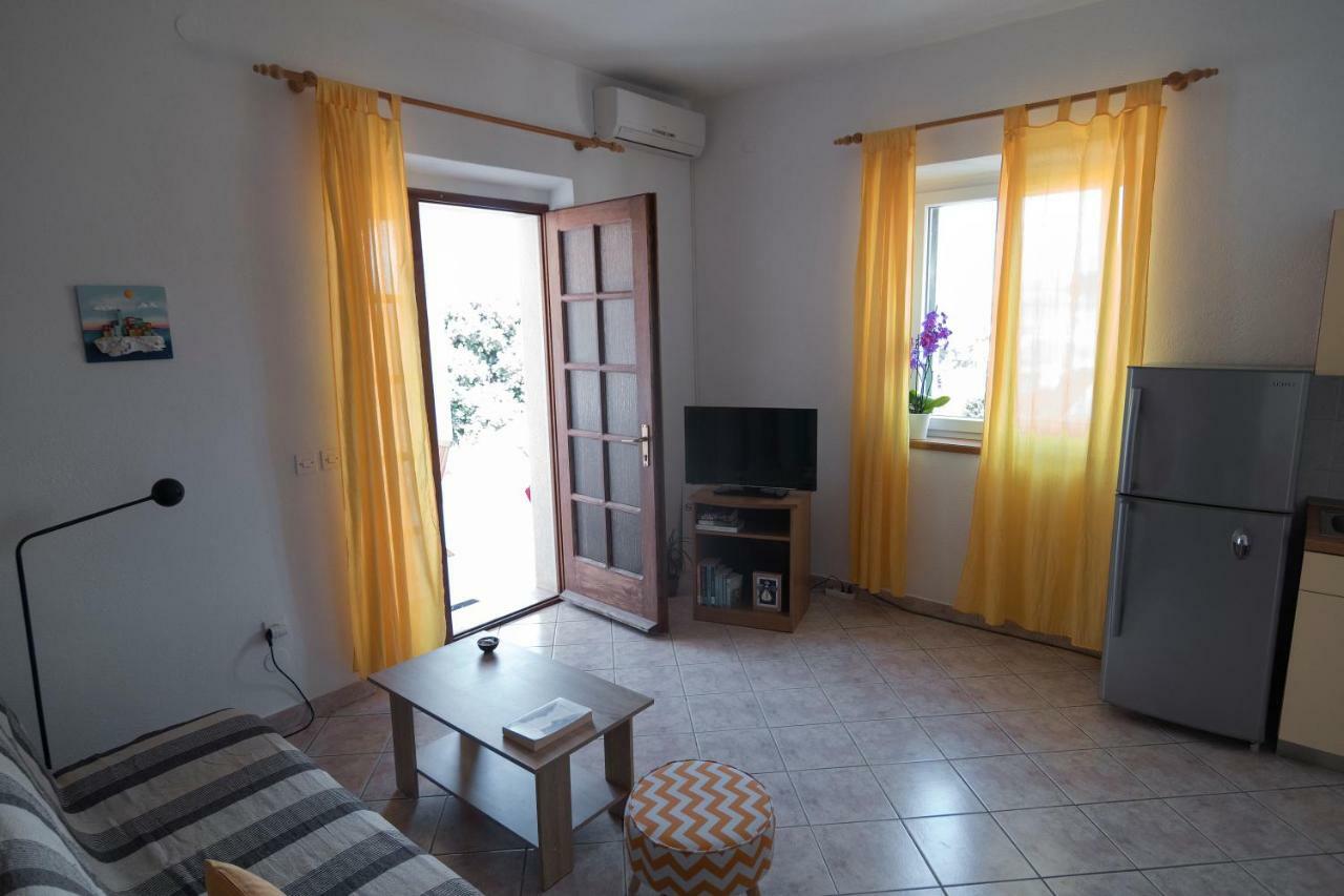 Apartments Ivana Postira Εξωτερικό φωτογραφία