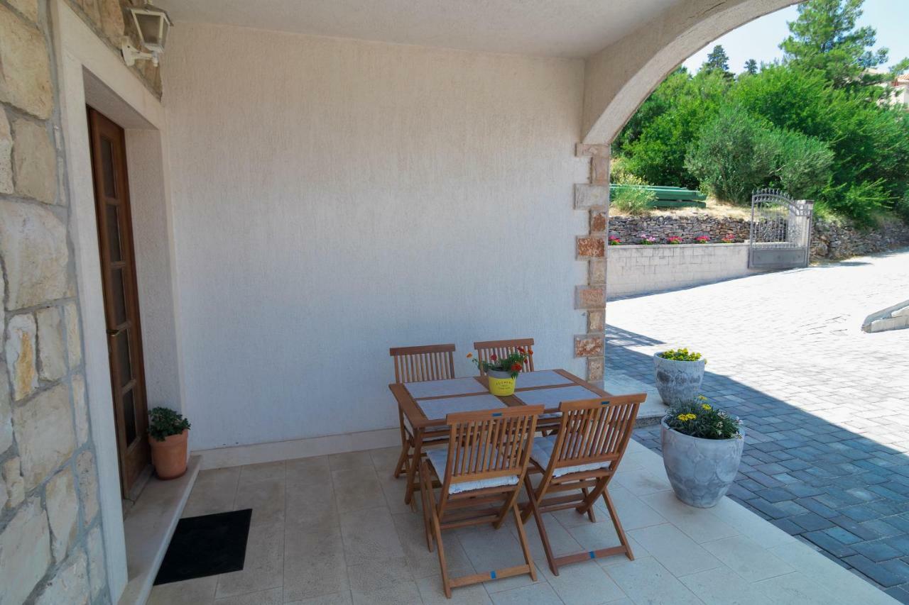 Apartments Ivana Postira Εξωτερικό φωτογραφία